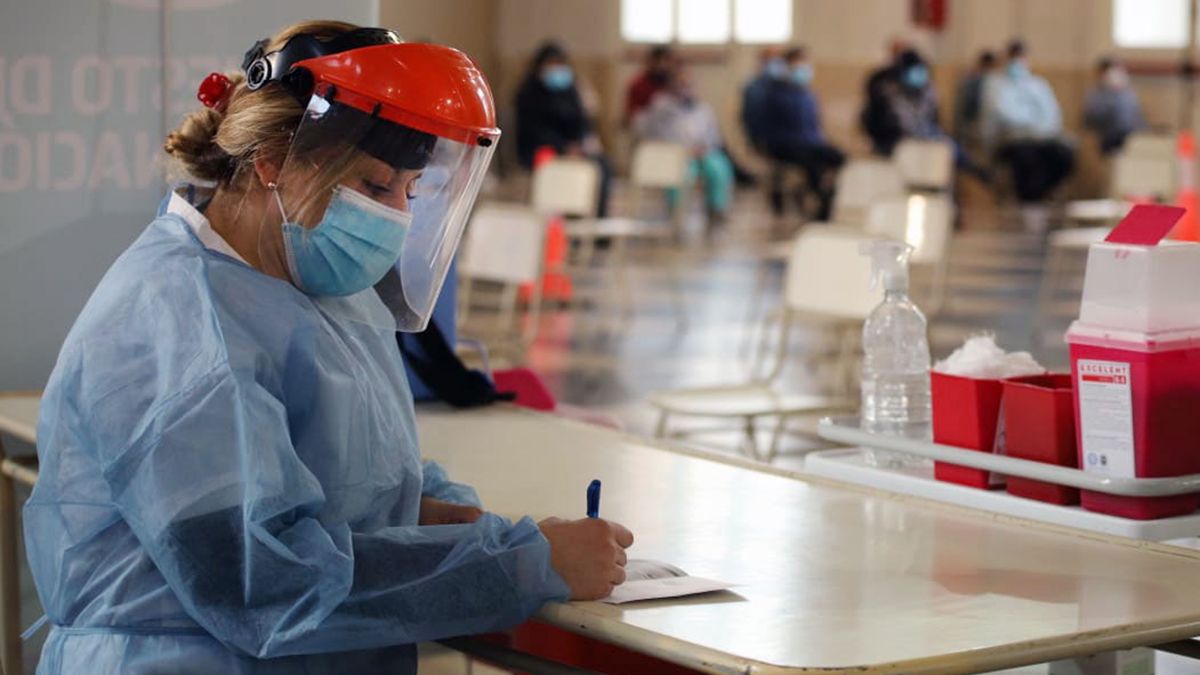 Covid en Argentina: casi 7 mil nuevos casos y 151 muertos