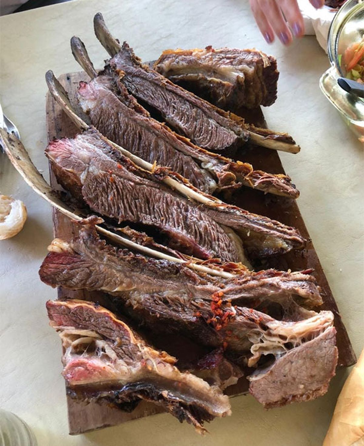 Todo el mundo puede seguir el paso a paso de esta receta y saborear la mejor carne del asado. Todo el mundo puede seguir el paso a paso de esta receta y saborear la mejor carne del asado.
