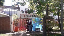 Entraron a robar a un jardincito y se llevaron hasta un cochecito de bebé