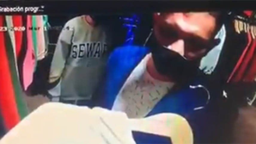 Video: filmaron a un hombre cuando robaba en un comercio del centro de Mendoza