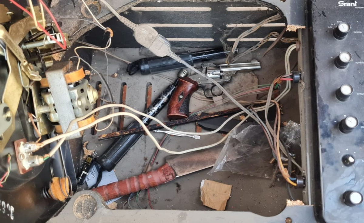 El revólver que hallaron en un registro domiciliario en la casa de Cacho Garay. El revólver que hallaron en un registro domiciliario en la casa de Cacho Garay.