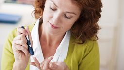 Consumiendo semillas de chía, se puede regular los niveles de azúcar en sangre y así, hacerle frente a la diabetes.