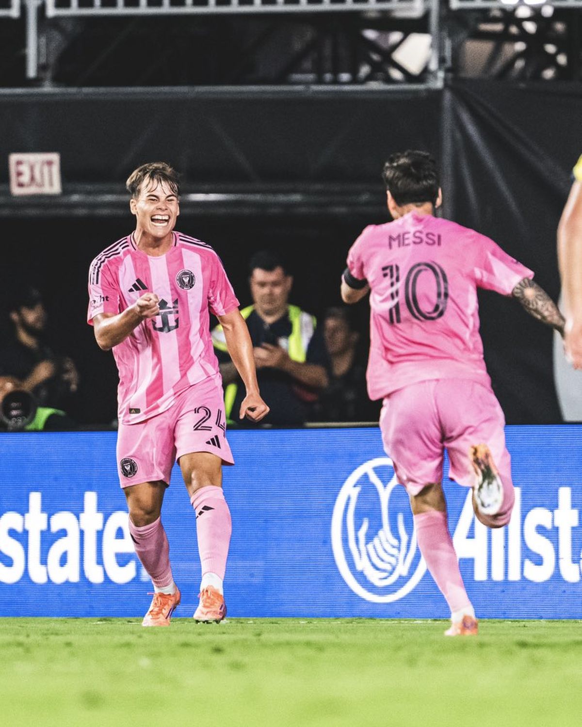 Lionel Messi hizo dos goles y lleg&oacute; a 400 asistencias en su carrera para que el Inter Miami se clasifique.