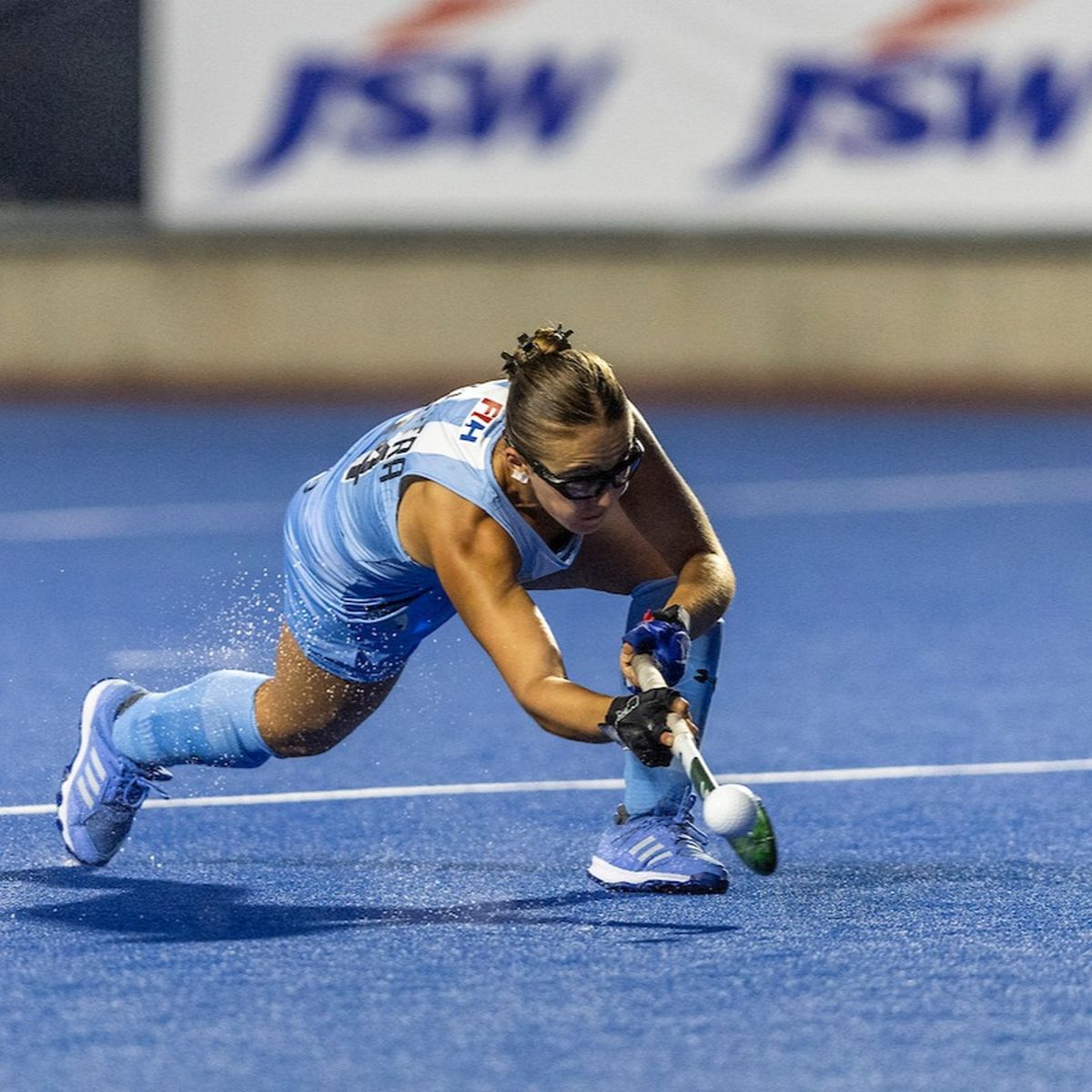 Milagros Alastra: primera citaci&oacute;n a Las Leonas.