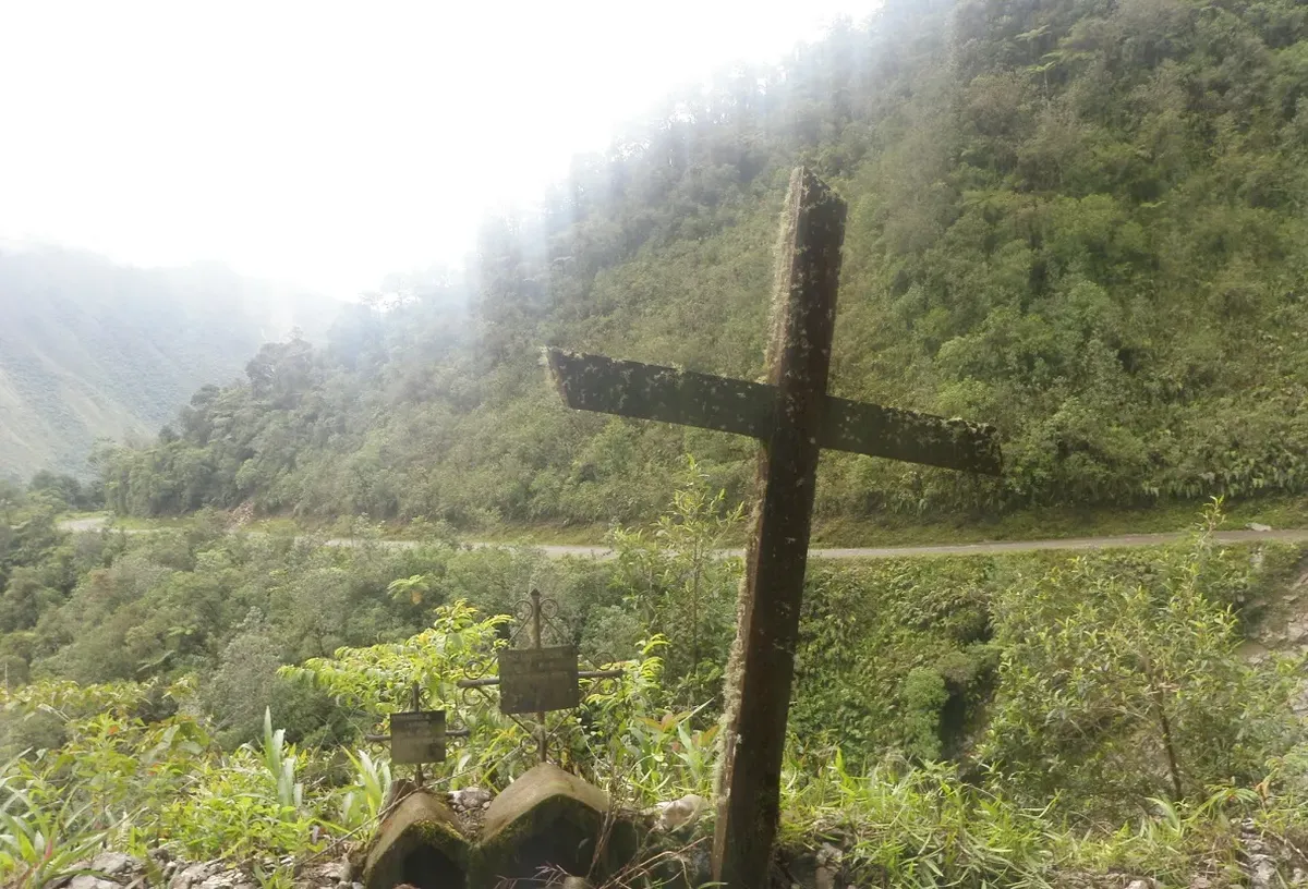 Esta ruta está marcada por los accidentes.