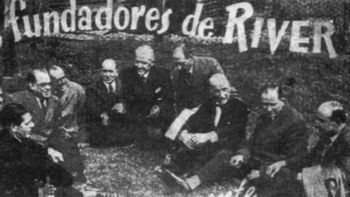 Qué clubes de fútbol del país cumplen años el 25 de mayo