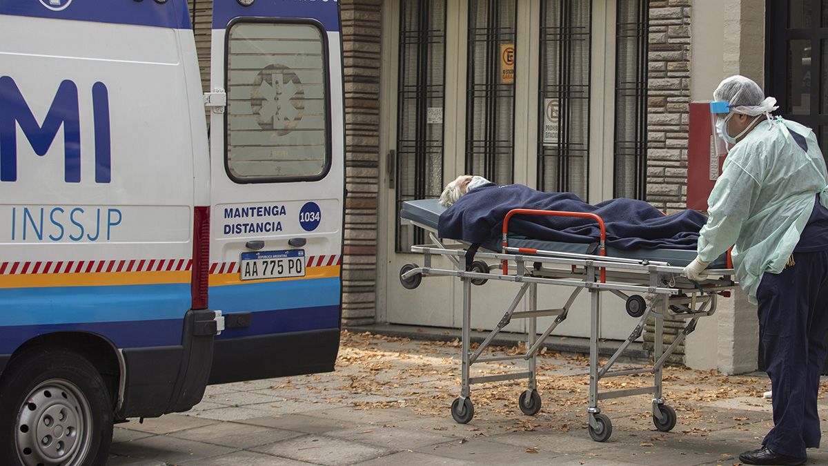 Covid en Argentina: más de 17 mil nuevos casos y 465 muertos