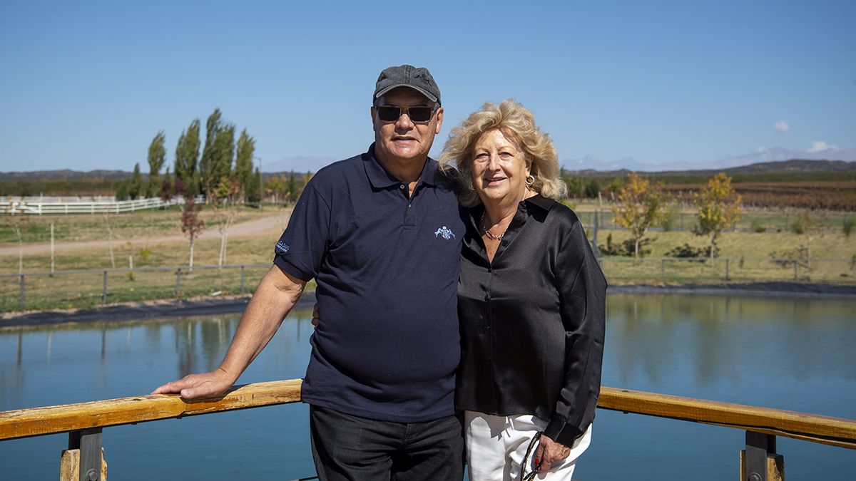 Silvia y Oscar David en Casa David Wines and Horses.