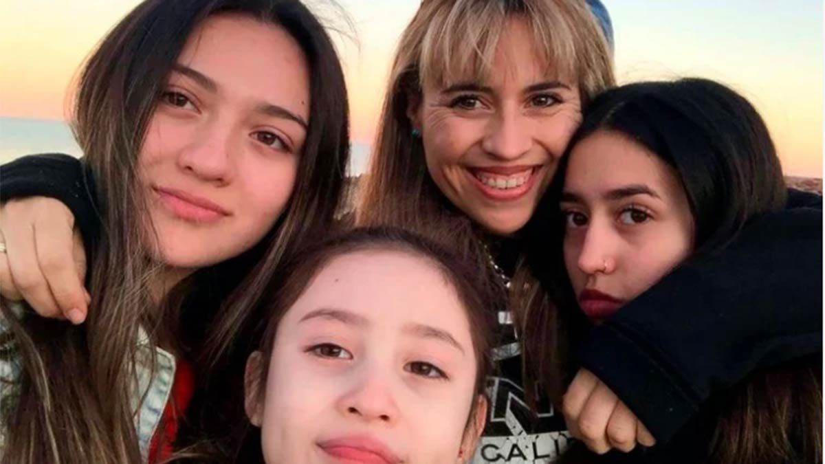 Liliana y sus hijas: Milagros, Ciana y Francesca.