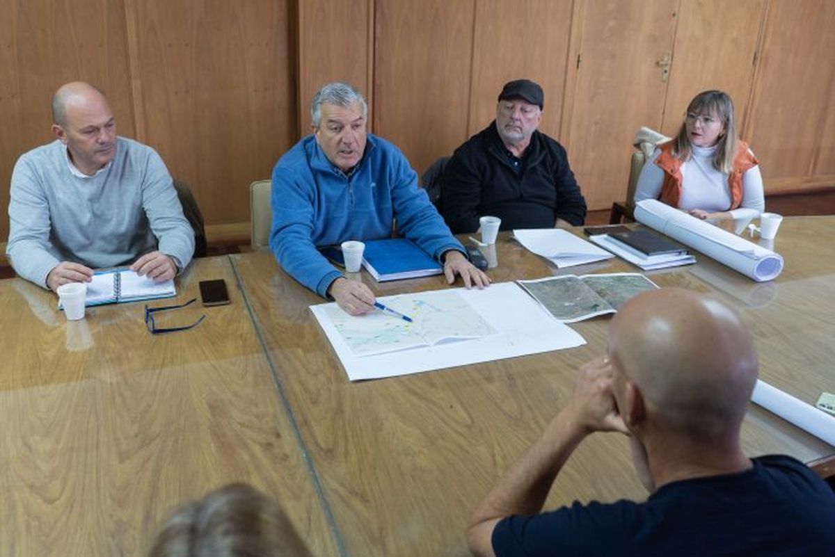 De la reunión participaron funcionarios y dirigentes de Cámaras del turismo.