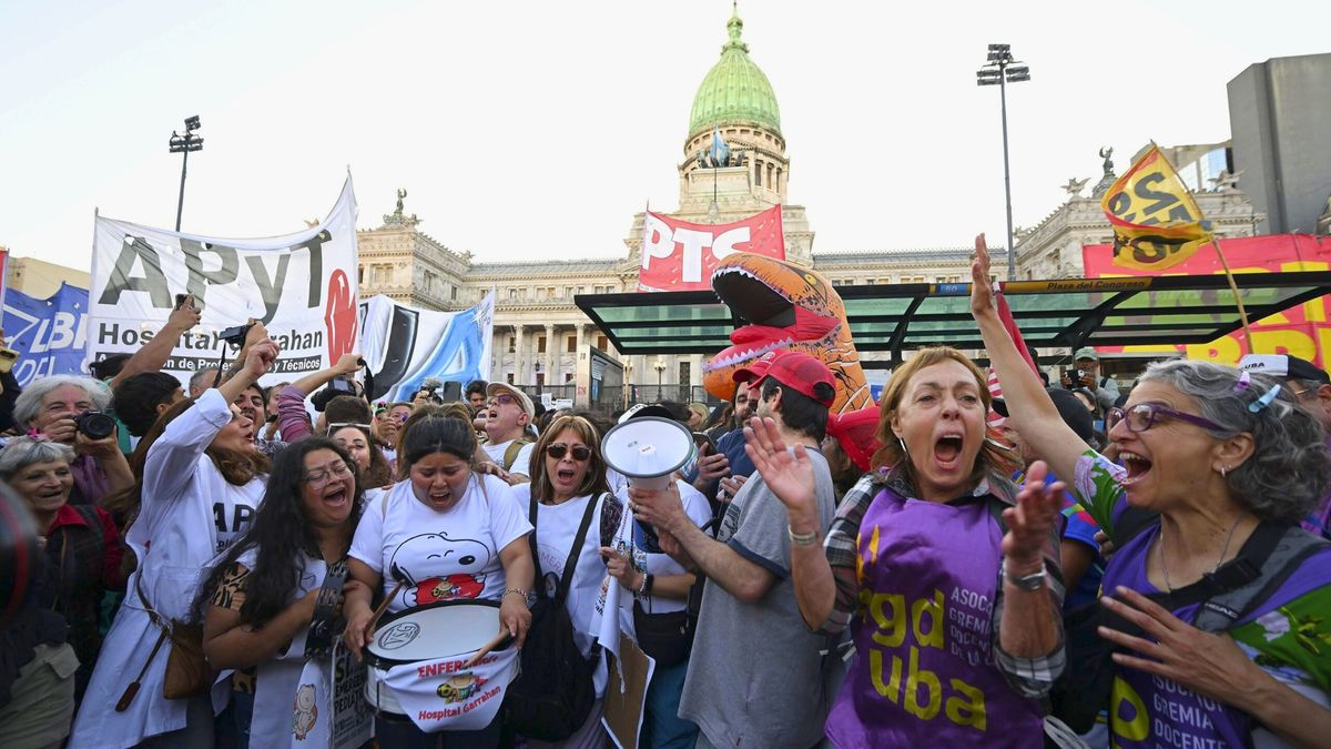 Así celebraban en el frente del Congreso el rechazo al veto de las dos leyes clave para la sociedad.&nbsp;