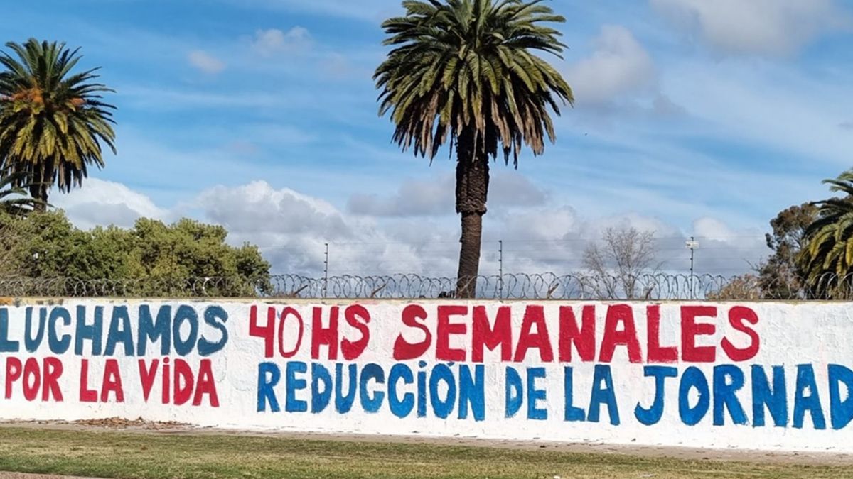 Políticos y sindicalistas de Uruguay promueven una reducción de la jornada laboral Políticos y sindicalistas de Uruguay promueven una reducción de la jornada laboral