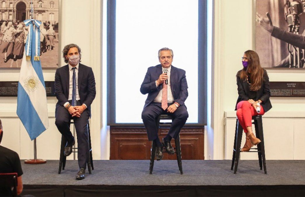 Alberto Fernández se mostró junto al gobernador de la provincia de Buenos Aires, Axel Kicillof, y criticó a Macri y María Eugenia Vidal. Foto: Prensa Alberto Fernández.&nbsp;