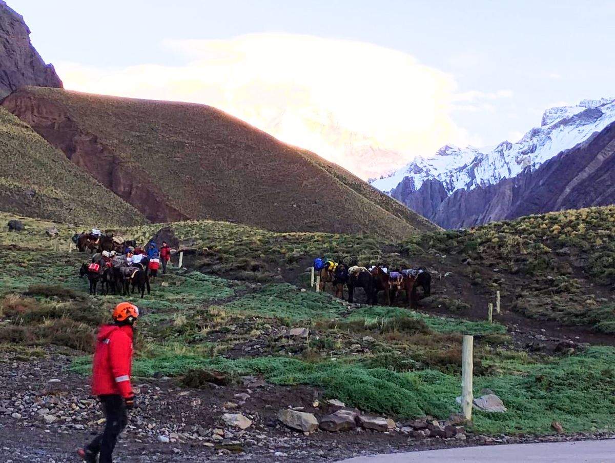El Parque Aconcagua cuenta con una serie de servicios para asistir a los andinistas. El Parque Aconcagua cuenta con una serie de servicios para asistir a los andinistas.