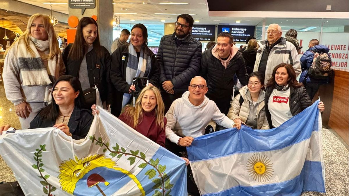 La comitiva de docentes y funcionarios que viajaron a China. 
