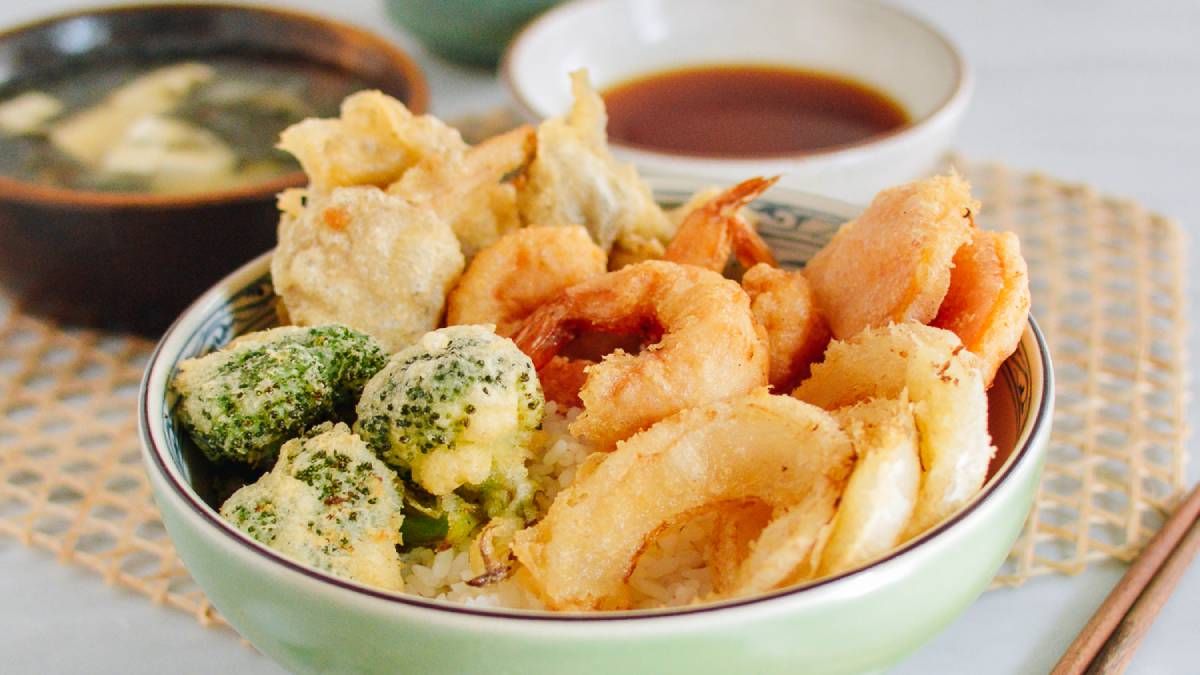 Recetas: Tempura de verduras y mariscos. Foto: gentileza thewoksoflife. Recetas: Tempura de verduras y mariscos. Foto: gentileza thewoksoflife.