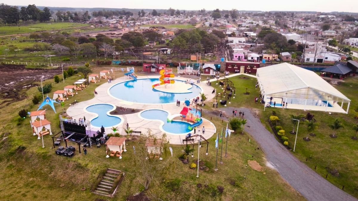 Diversión y agua a buena temperatura, una garantía en este pueblo. Diversión y agua a buena temperatura, una garantía en este pueblo.