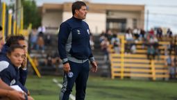 Gustavo Gallardo es el entrenador de Independiente Rivadavia que aspira a ganar la final del Clausura femenino ante Godoy Cruz.