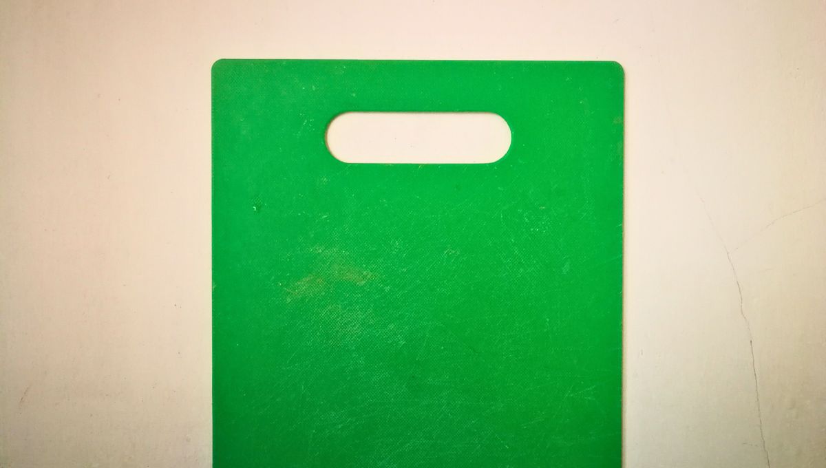 Las tablas de carne son las más peligrosas, las que más bacterias juntan y por lo tanto las que mejor debes limpiar Las tablas de carne son las más peligrosas, las que más bacterias juntan y por lo tanto las que mejor debes limpiar