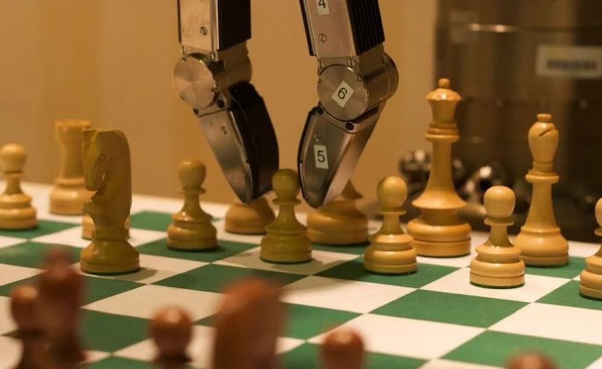 Cuando las computadoras aprendieron a jugar al ajedrez y derrotaron al campeón mundial, muchos creyeron que había llegado el fin de la competencia. Foto gentileza Orden Mundial.