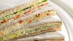 Trucos caseros: cómo conservar los sándwiches de miga en la heladera.
