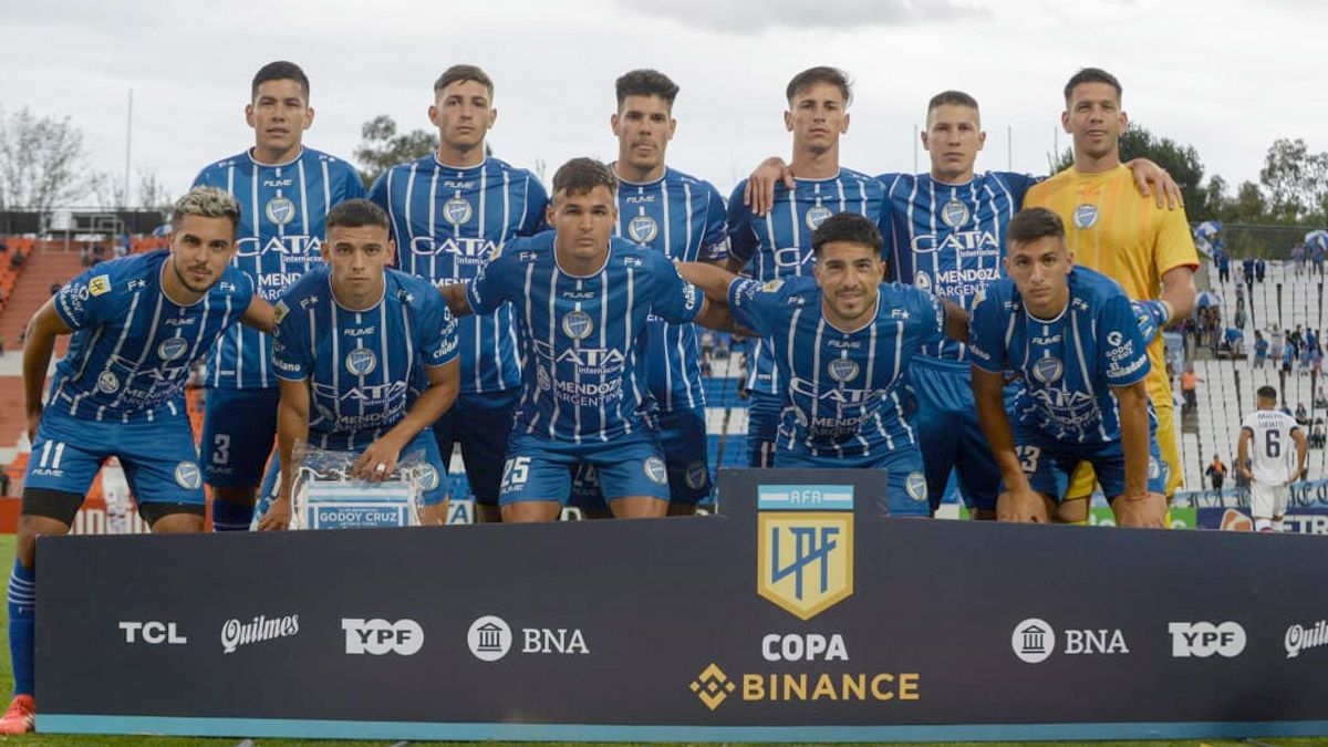 Godoy Cruz jugará ante Huracán en Parque Patricios.