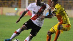 River hundió a Crucero con un lindo gol del Pity Martínez