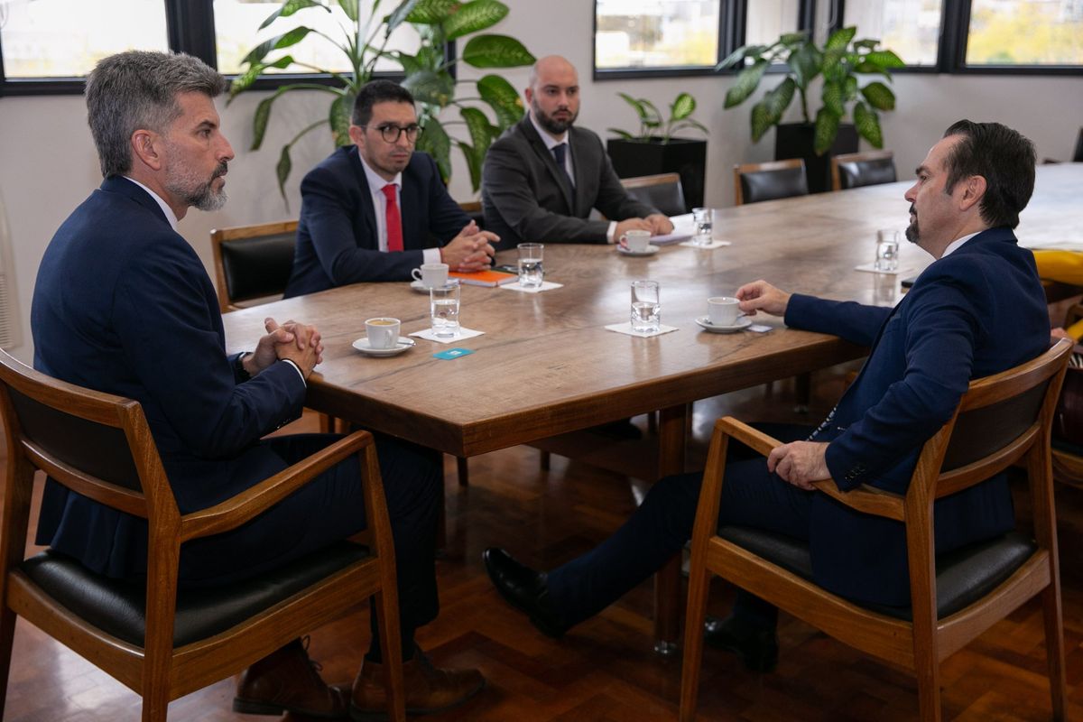 Ulpiano Suarez recibió este miércoles enn su despacho a Romain Nadal, embajador de Francia en Argentina. Ulpiano Suarez recibió este miércoles enn su despacho a Romain Nadal, embajador de Francia en Argentina.