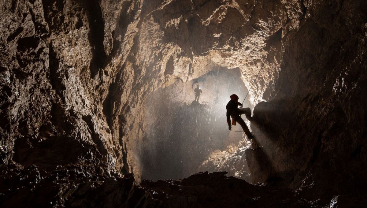El agujero de la naturaleza más profundo del mundo: más de 2.000 metros de profundidad