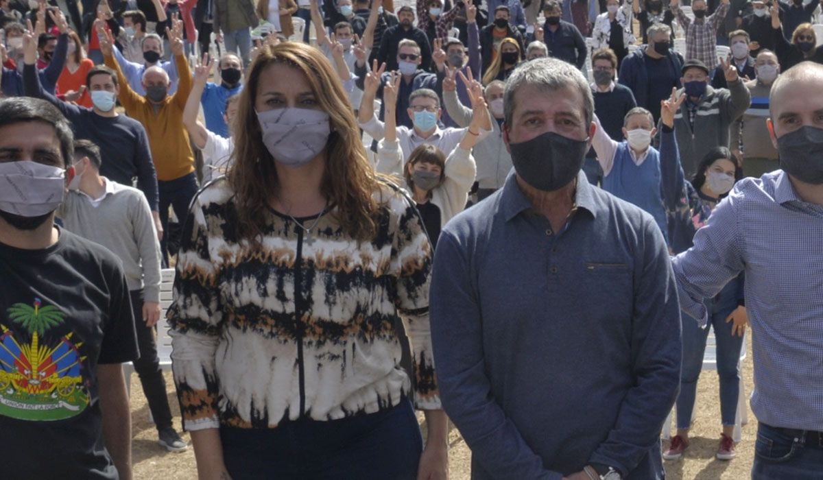 En el 2021 el PJ mendocino logró que Adolfo Bermejo y Liliana Paponet ingresaran a la Cámara de Diputados de la Nación. Esas dos bancas son las que renueva ahora.  En el 2021 el PJ mendocino logró que Adolfo Bermejo y Liliana Paponet ingresaran a la Cámara de Diputados de la Nación. Esas dos bancas son las que renueva ahora.