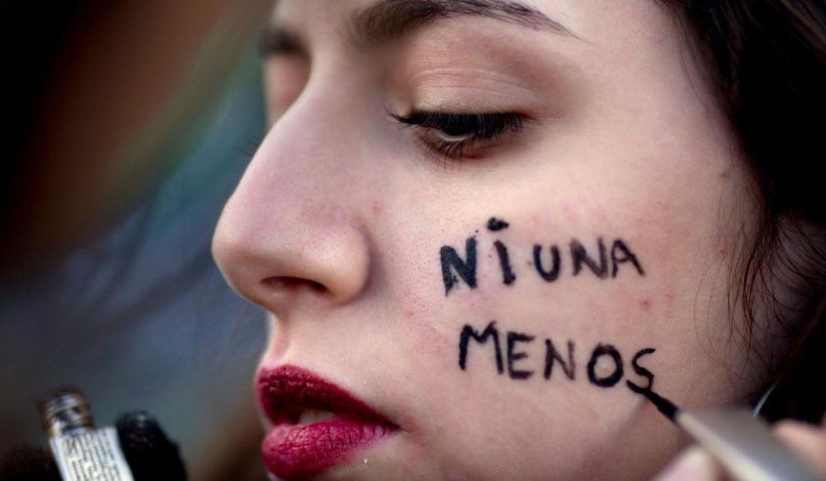 Femicidio: se escucharon gritos y la hallaron muerta. Imagen ilustrativa del movimiento Ni una menos