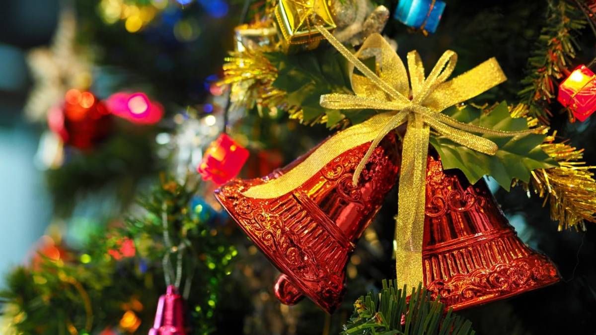 Crea hermosas campanas navideñas reciclando un elemento que tienes en casa
