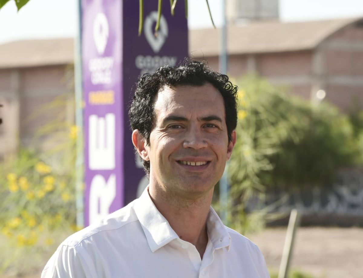 Diego Coronel es el director de Obras de la comuna, y busca diferenciarse con un perfil más técnico que político.