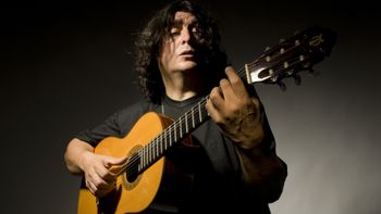 Luis Salinas en concierto en el Teatro Independencia Luis Salinas en concierto en el Teatro Independencia