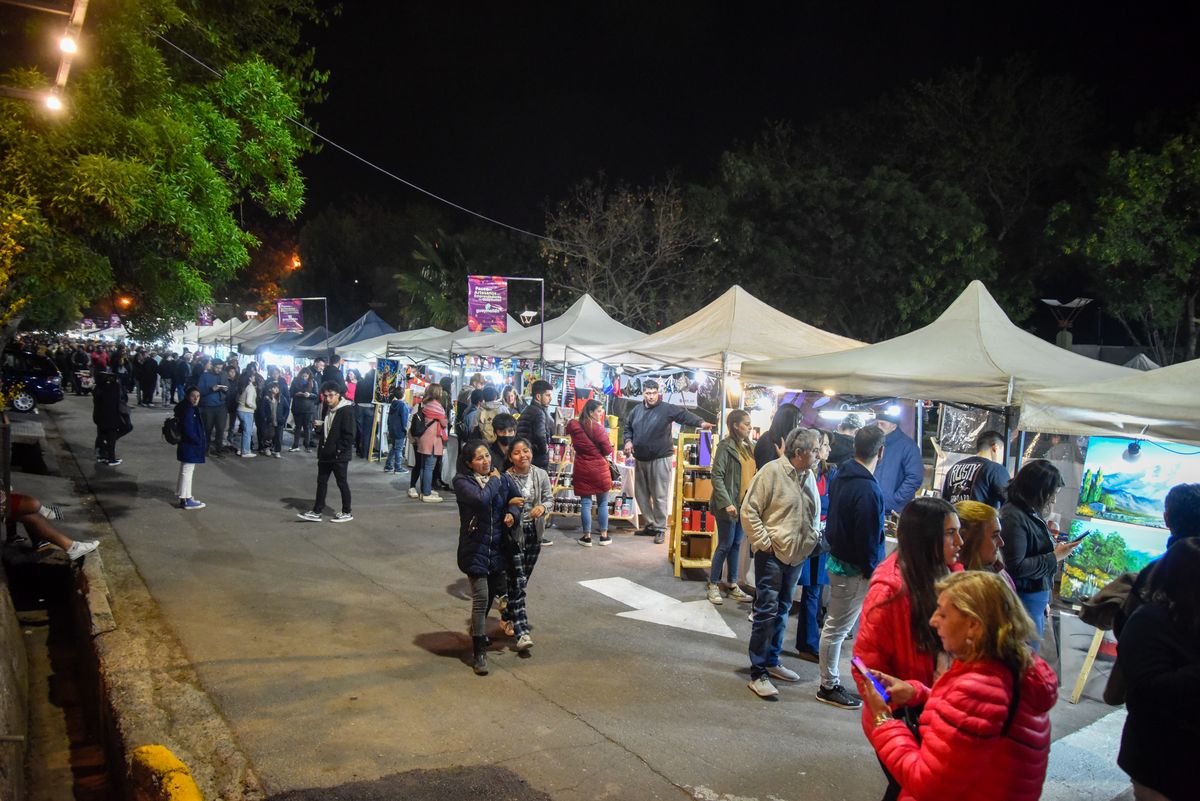 La exposición de las Colectividades, en Guaymallén, atrajo a miles de personas por día. Hubo 170 artesanos y muchas propuestas gastronómicas.