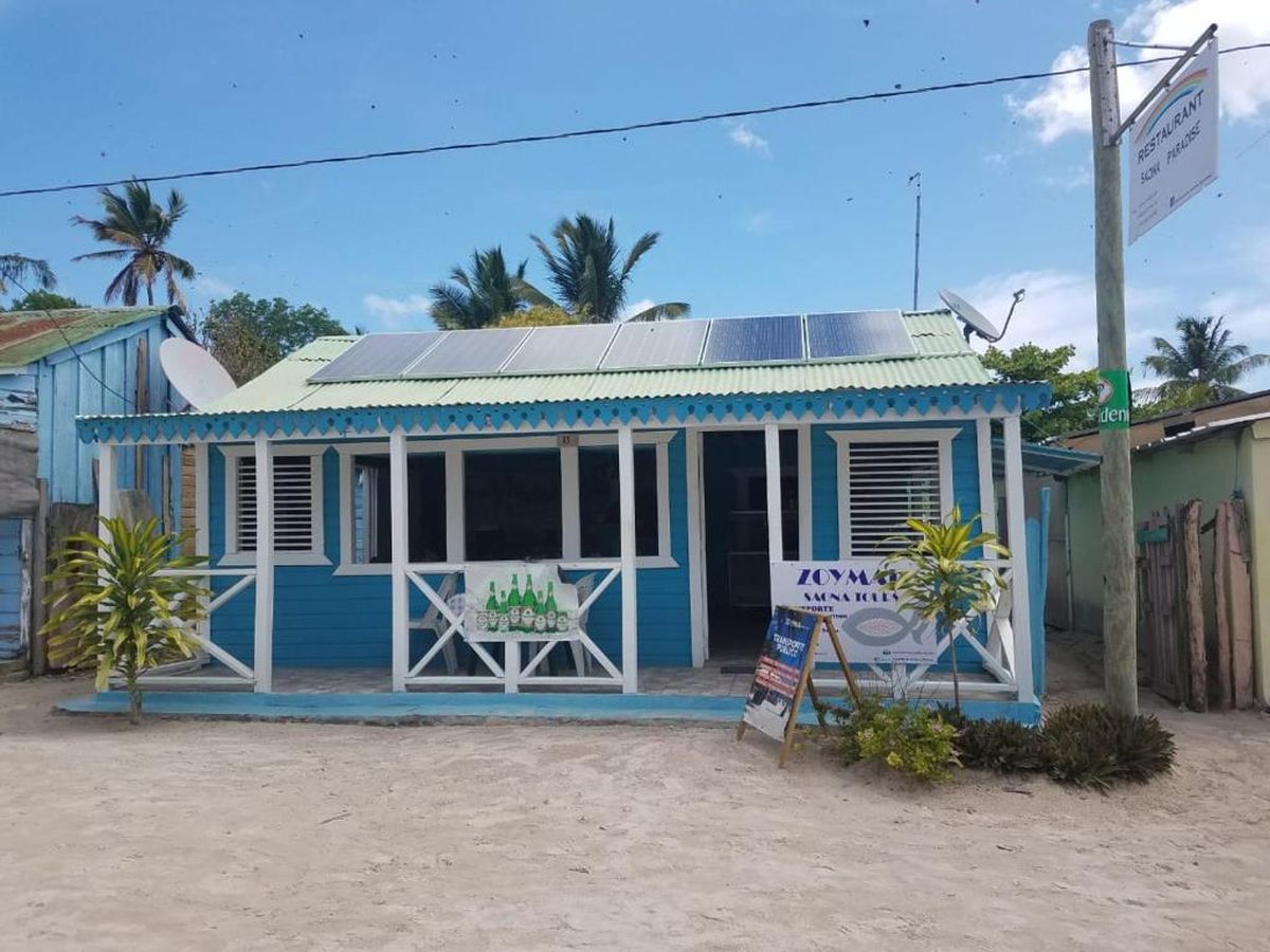 El pueblo de pescadores de Mano Juan es uno de los puntos obligatorios por conocer.