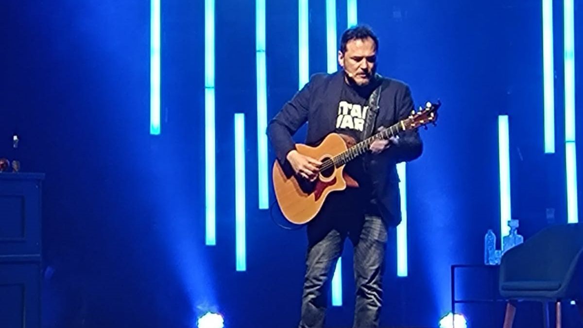 Ismael Serrano presentó Seremos en el Teatro Plaza.