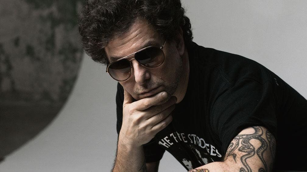 Calamaro lanza un video para su nueva versión de Mi enfermedad