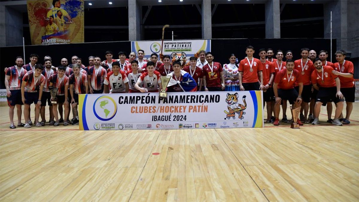 Andes Talleres, San Jorge y Huracán (fue tercero) posan para la foto en el Panamericano.