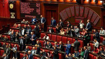 Críticas a la ley italiana que redujo 345 parlamentarios, incluidos los elegidos en el exterior