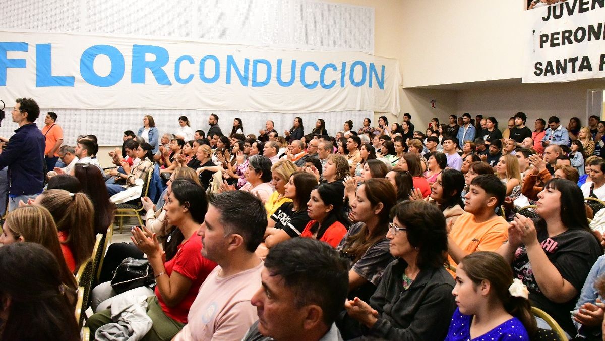 Destéfanis habló ante un auditorio lleno en Santa Rosa. Destéfanis habló ante un auditorio lleno en Santa Rosa.