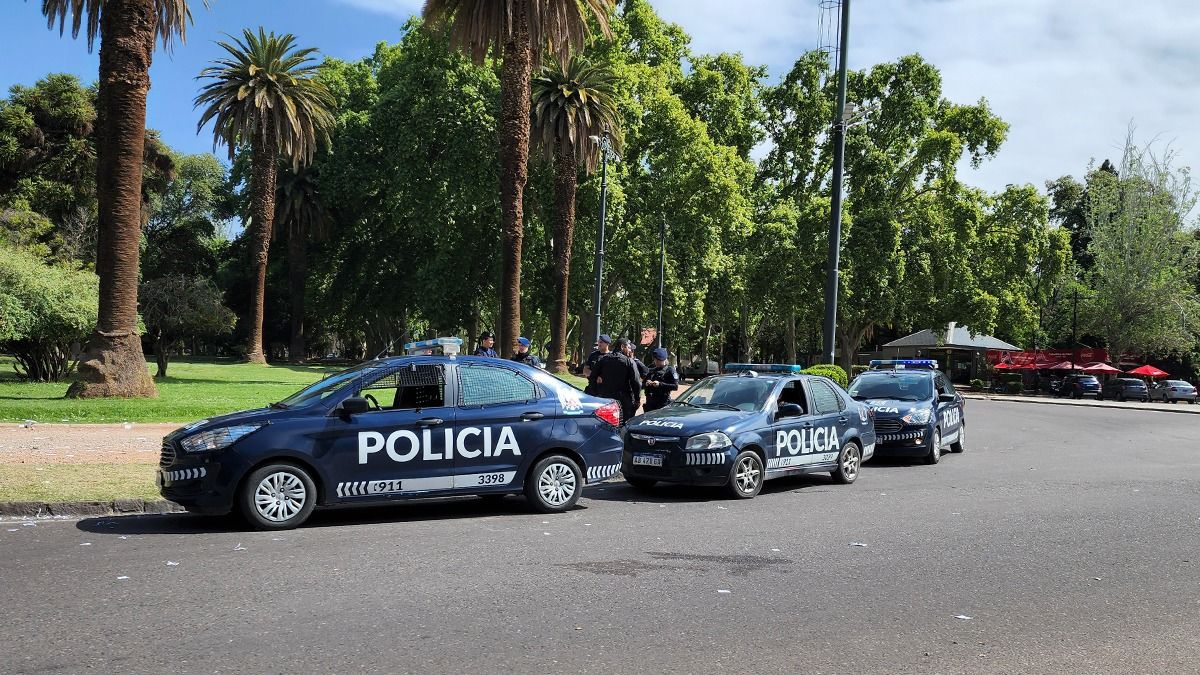 La Policía auxilió a las víctimas y buscaron a los delincuentes por la zona, pero no los encontraron. Imagen ilustrativa.