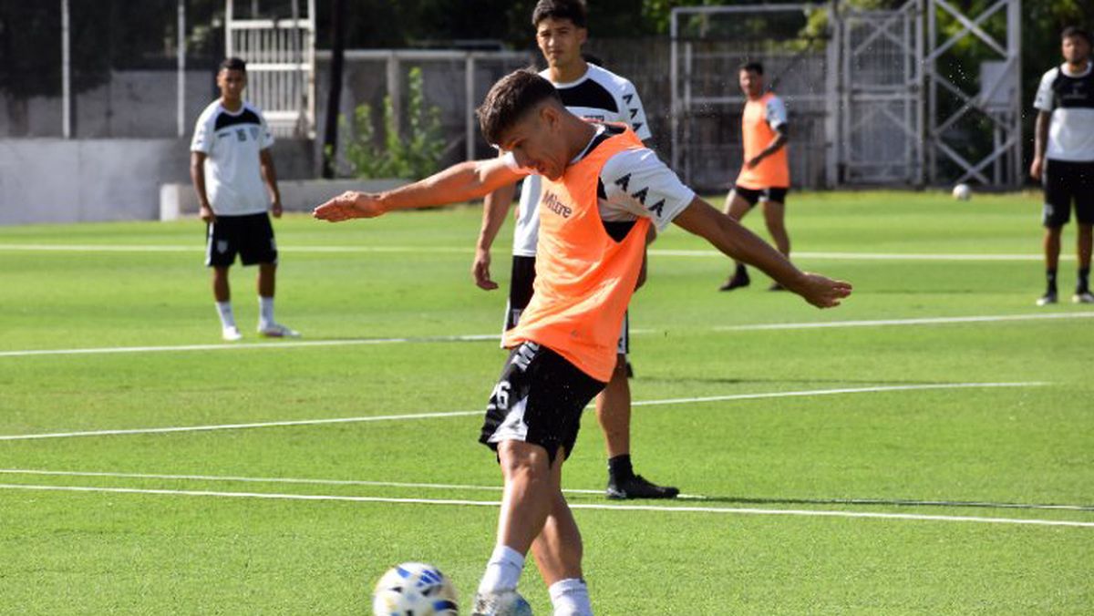 Facundo Lencioni, uno de los jugadores que ascendió a Primera.