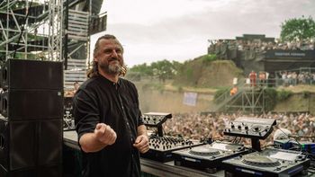 Solomun vuelve a Mendoza para recibir el 2027 con un show 360° en el Teatro Griego Frank Romero Day Solomun vuelve a Mendoza para recibir el 2027 con un show 360° en el Teatro Griego Frank Romero Day