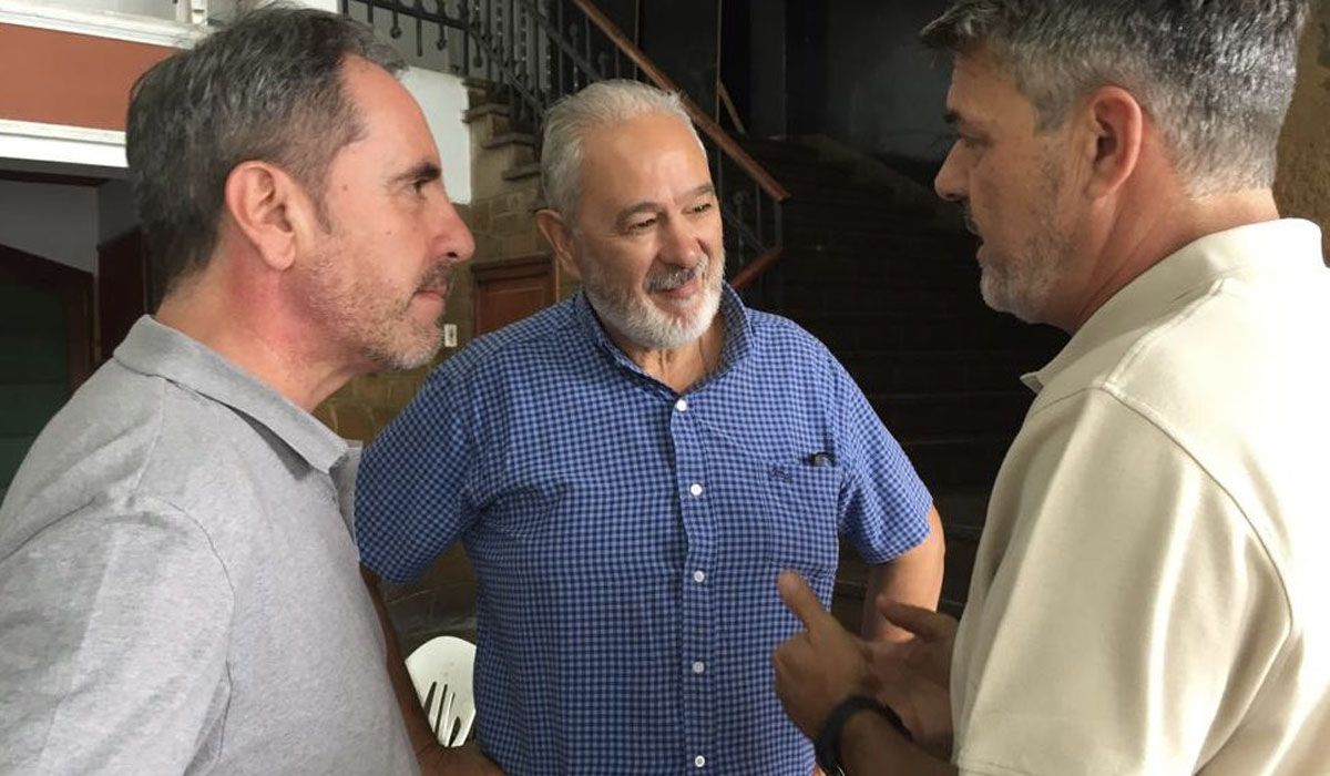 Difonso, el diriente Ariel Martini y Alejandro Morillas, candidato a intendente. Difonso, el dirigente Ariel Martini y Alejandro Morillas, candidato a intendente.