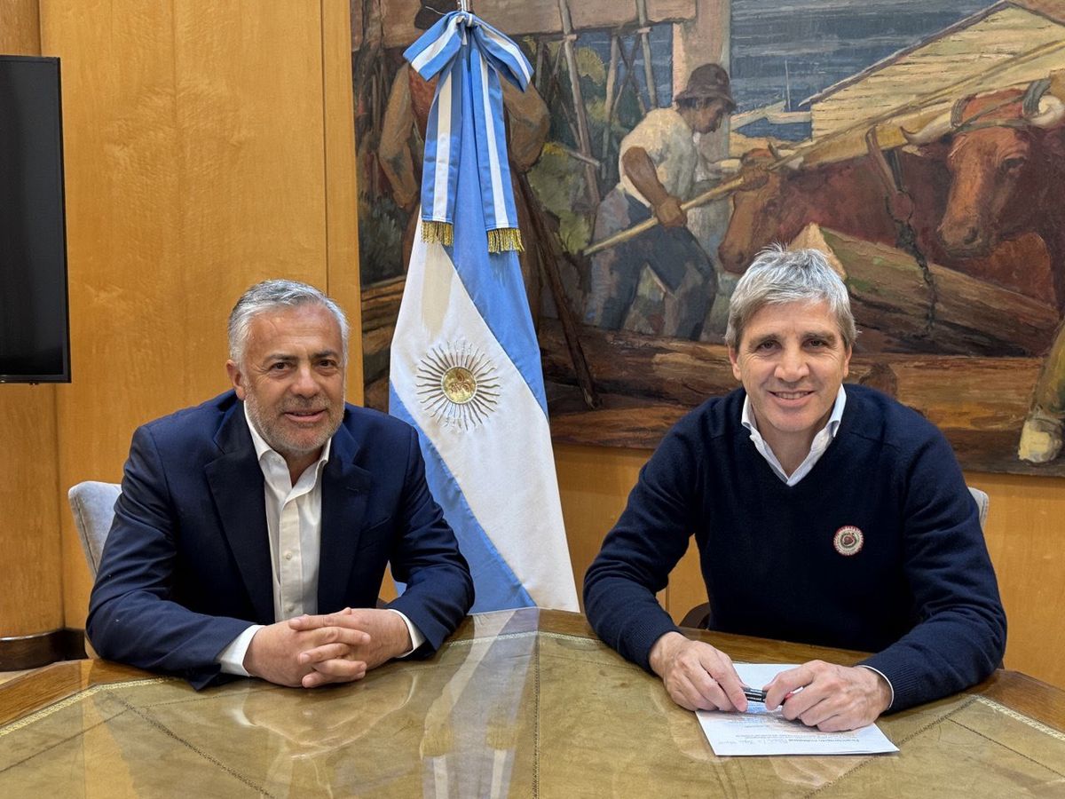Con Caputo. Una de las reuniones de Cornejo en Buenos Aires. Con Caputo. Una de las reuniones de Cornejo en Buenos Aires.