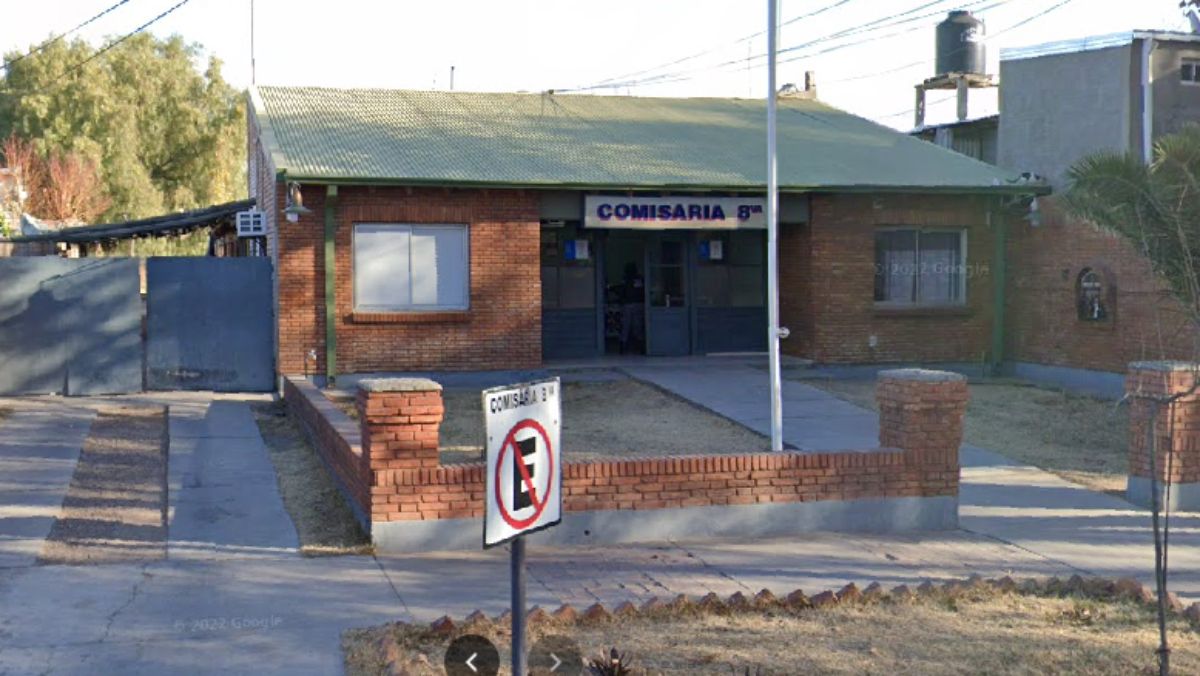 Luciano Larque, de 47 años sufrió un accidente fatal en San Rafael, al caer de un techo mientras limpiaba las canaletas. El personal de la Comisaría 8° tomó conocimiento por un llamado al 911.