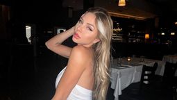 Romina Malaspina se vistió de blanco y mostró el sideboob