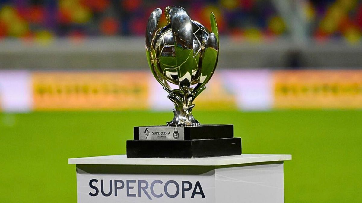 El trofeo que se  pondrá en disputa esta noche.