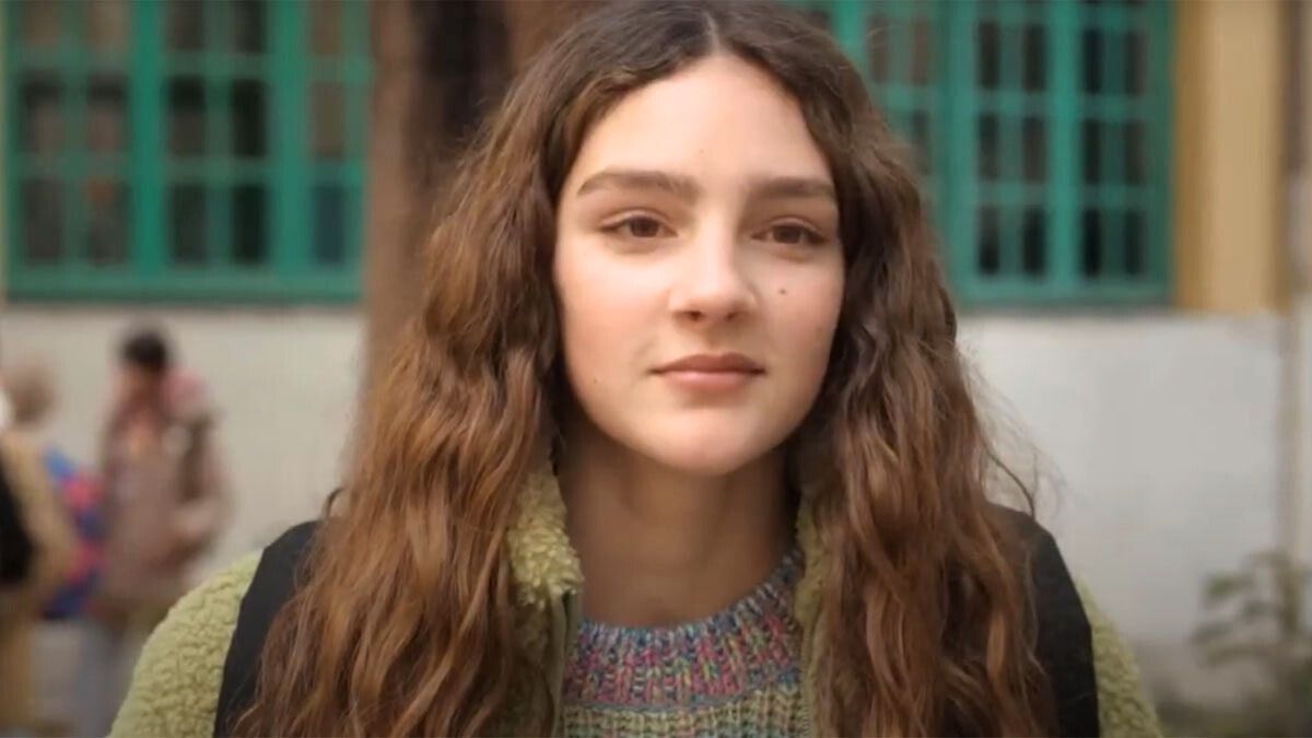 La actriz Kartika Malavasi interpreta a Terry en la nueva serie de Netflix.
